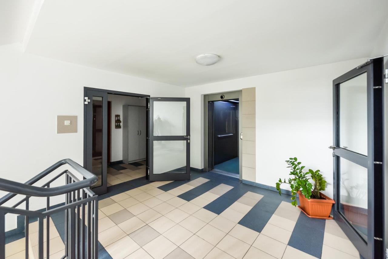 Ursus Pleasant Apartment Varsovia Exterior foto