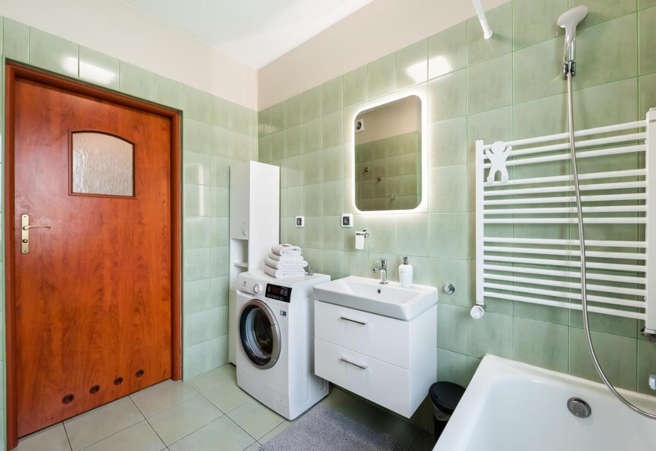 Ursus Pleasant Apartment Varsovia Exterior foto